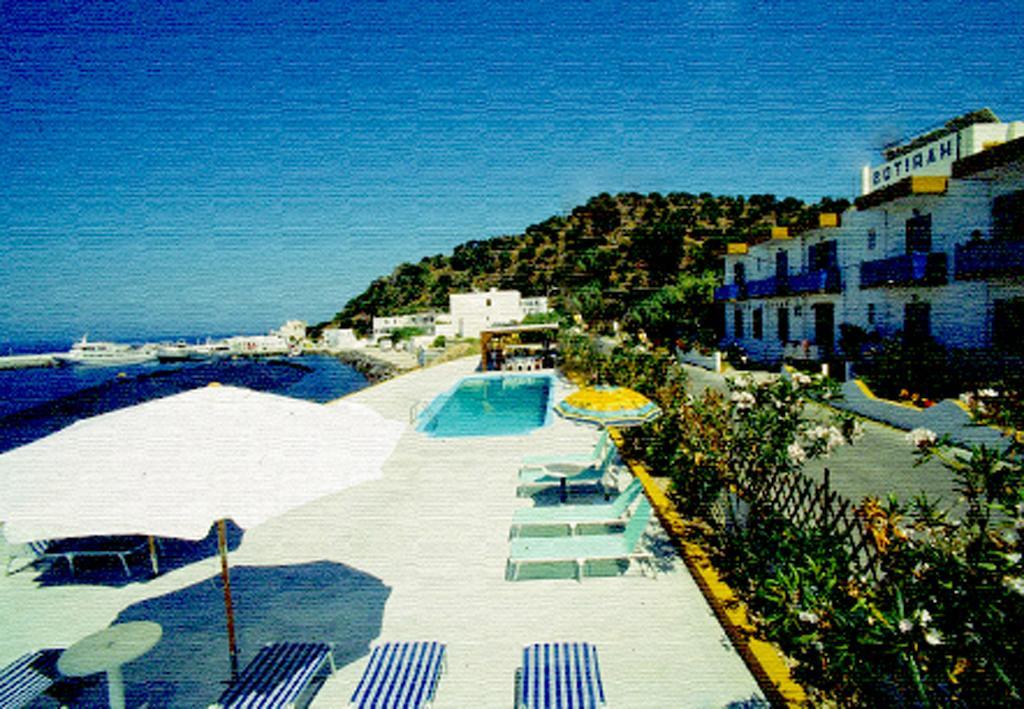 Haritos Hotel - Geothermal Hot Swimming Pool Mandraki  Bagian luar foto